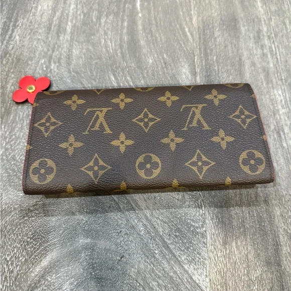 Louis Vuitton Wallet Emilie Bloom Flower
Never used - Picture 2 of 7